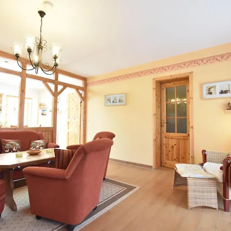 Modern In With Private Garden Apartment