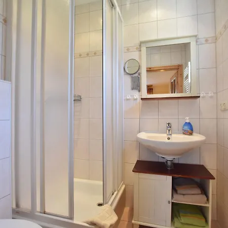 Modern In With Private Garden *