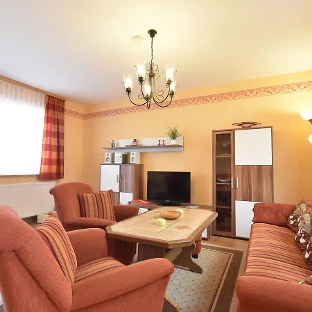 Modern In With Private Garden Apartment *